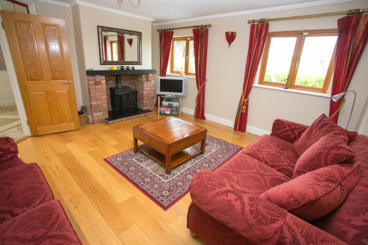 Decoy Country Cottages Navan Buitenkant foto
