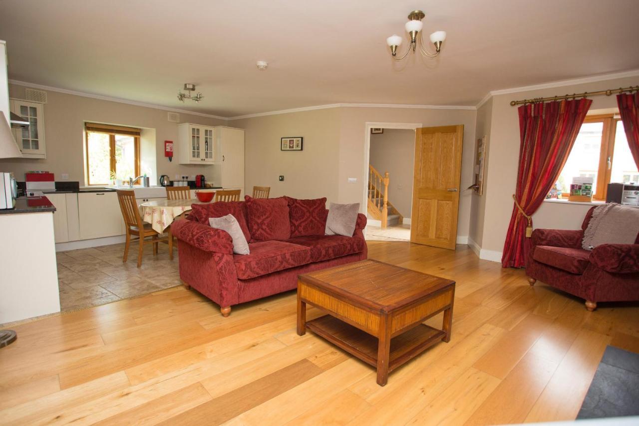 Decoy Country Cottages Navan Buitenkant foto