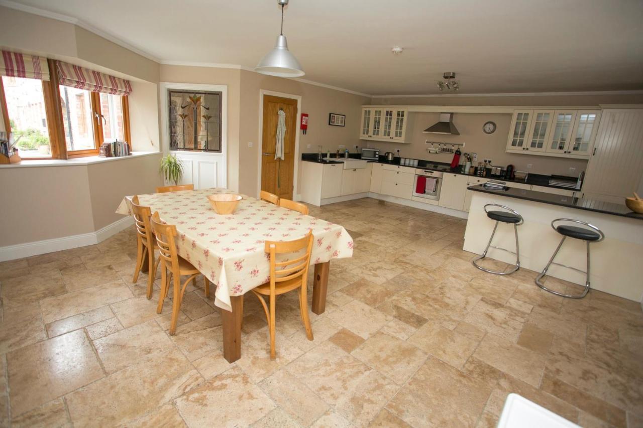 Decoy Country Cottages Navan Buitenkant foto